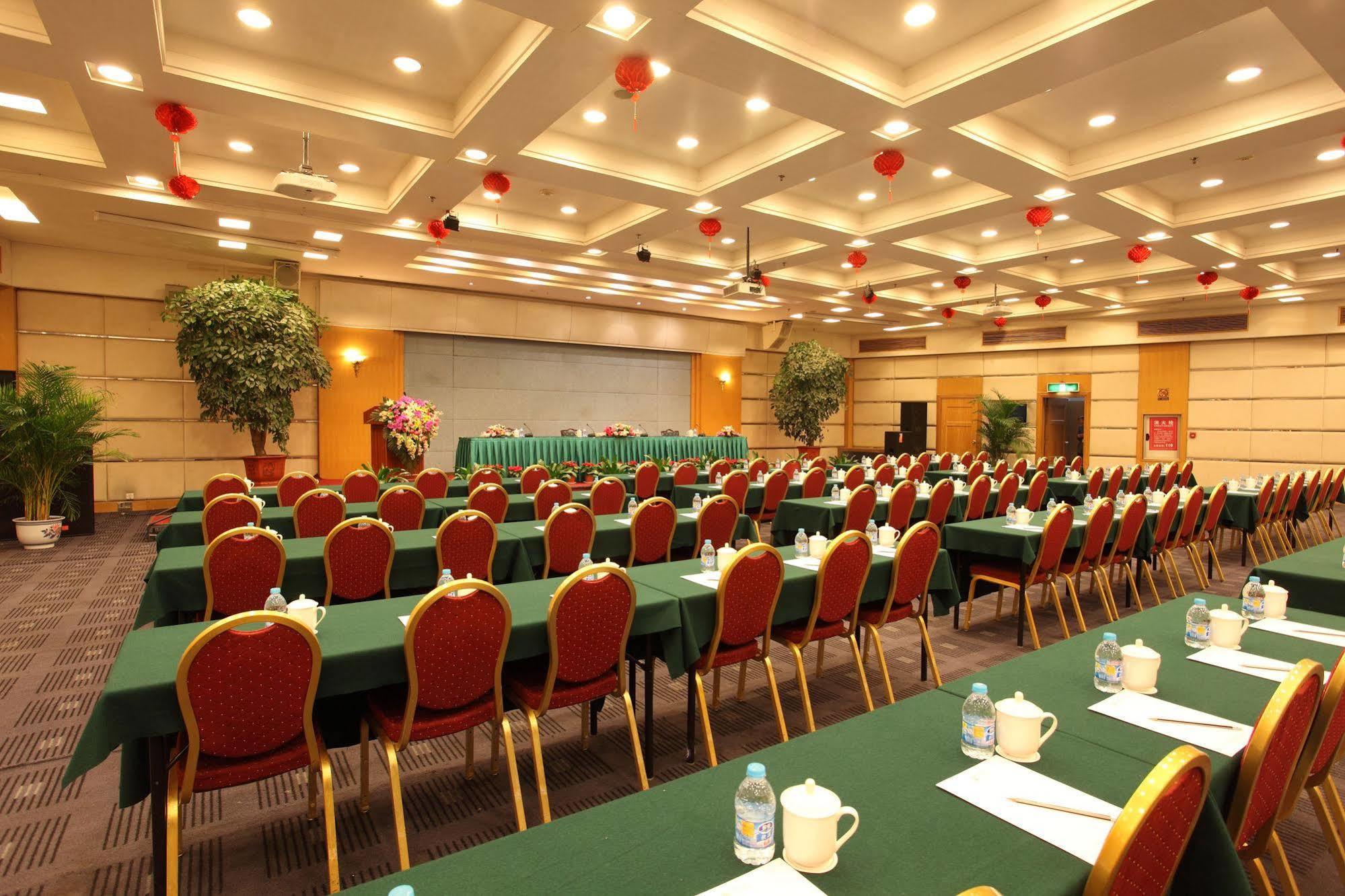 Weilai Conifer Hotel Zhengzhou Exterior photo