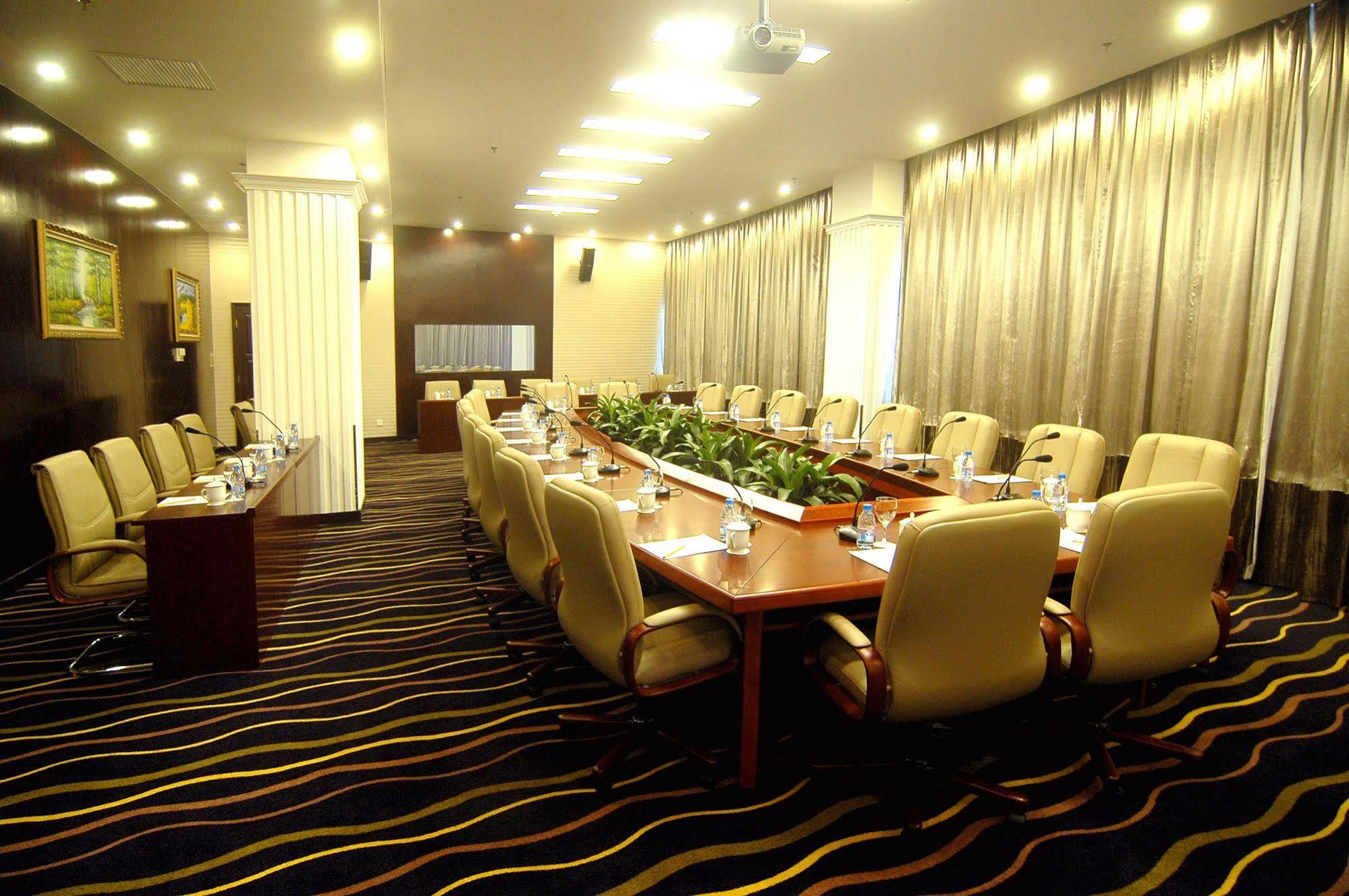 Weilai Conifer Hotel Zhengzhou Exterior photo