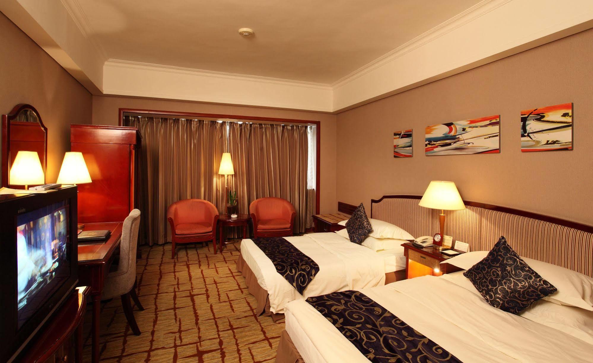 Weilai Conifer Hotel Zhengzhou Exterior photo